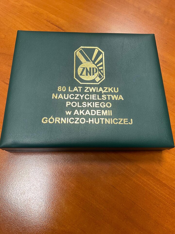Medal 80-lecia ZNP w AGH, w opakowaniu