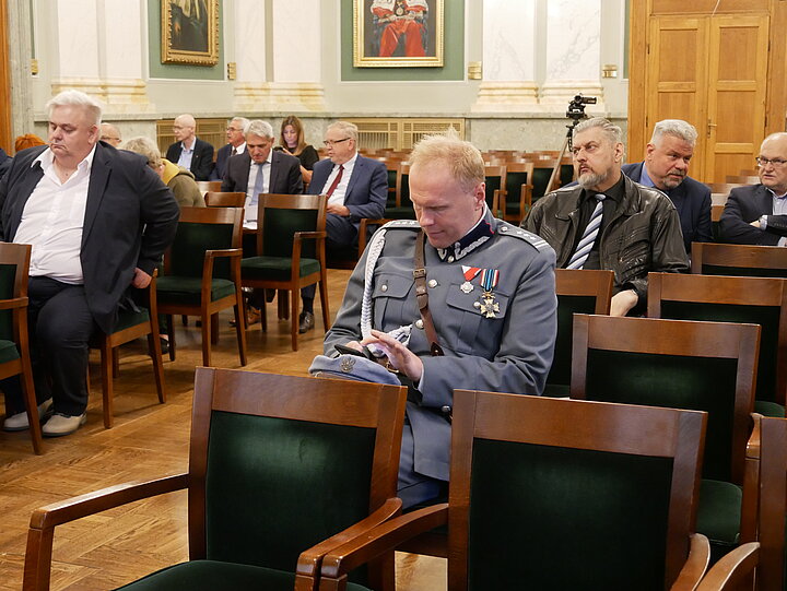 Seminarium poświęcone Aleksandrez Piłsudskiej, uroczystośc w Auli A-0, uczestnicy w strojach formalnych, czesc w mundurach legionowych